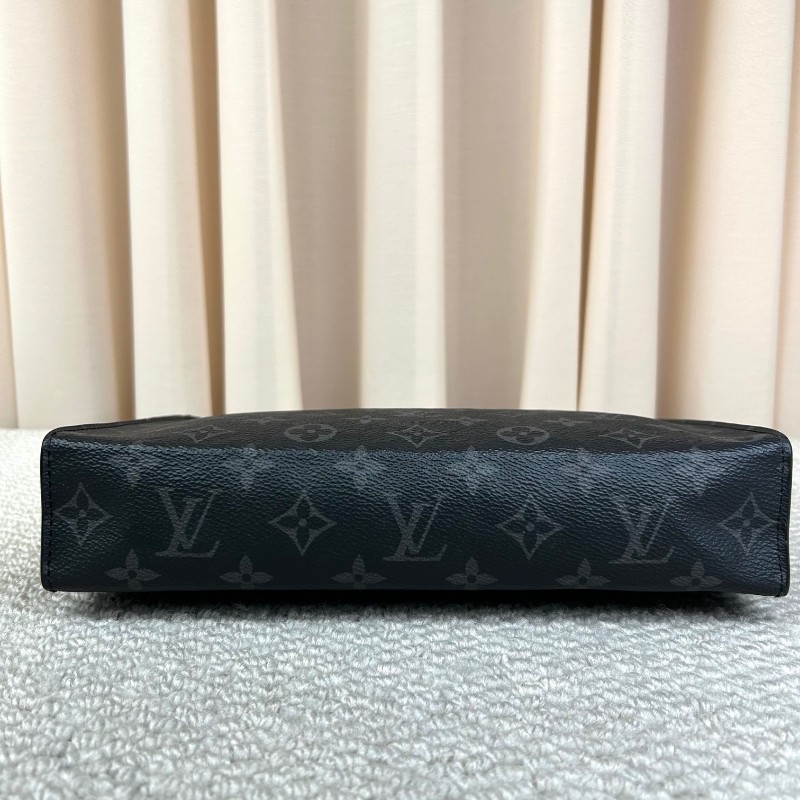 LV路易威登手拿包洗漱包 經典黑花配黑色皮革 低調奢華 內裡乾淨整潔 容量實用-4