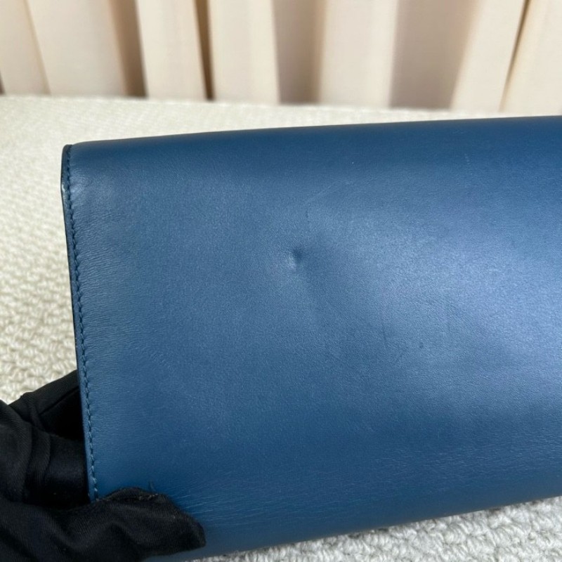 LV路易威登牛皮純色LV標誌手拿包 藍色搭配黑色logo 低調有氣質 內裏卡位充足 容量實用 日常百搭-12