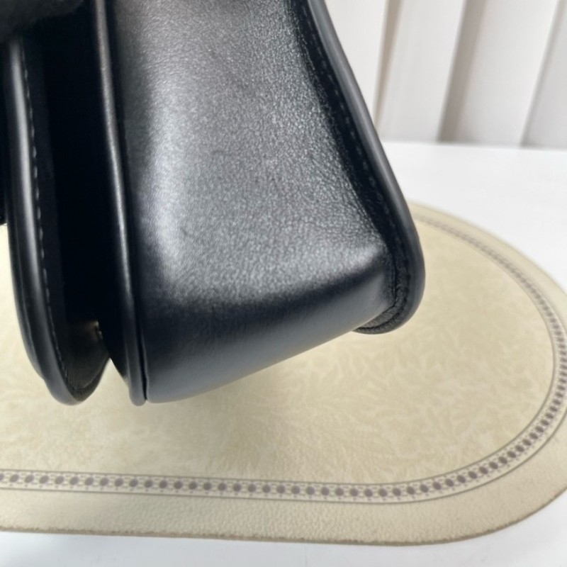 GUCCI古馳 24年票 Blondie鏈條單肩斜挎包 經典設計與現代精髓 非常百搭 斜挎單肩都可以 容量實用 日常出門很方便-7