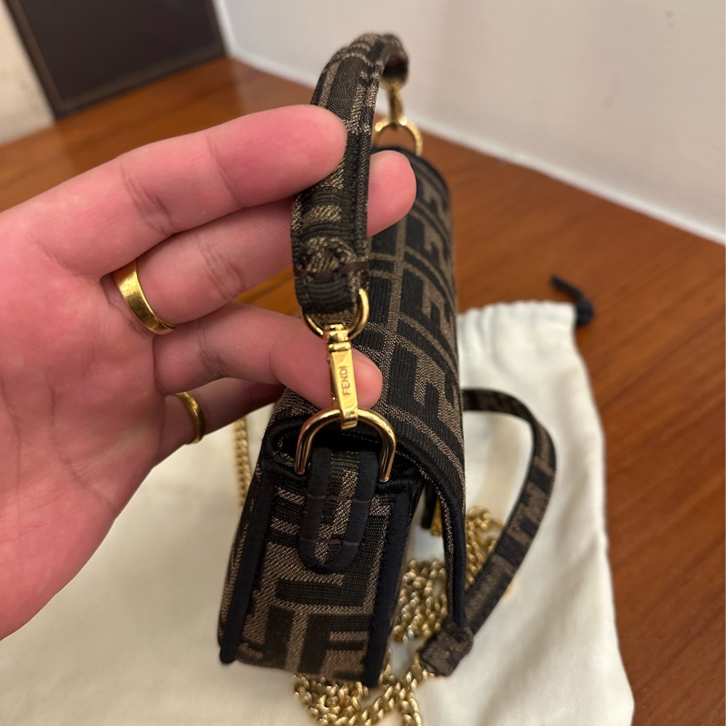 FENDI 經典花紋MINI法棍斜背包 超美💕-9