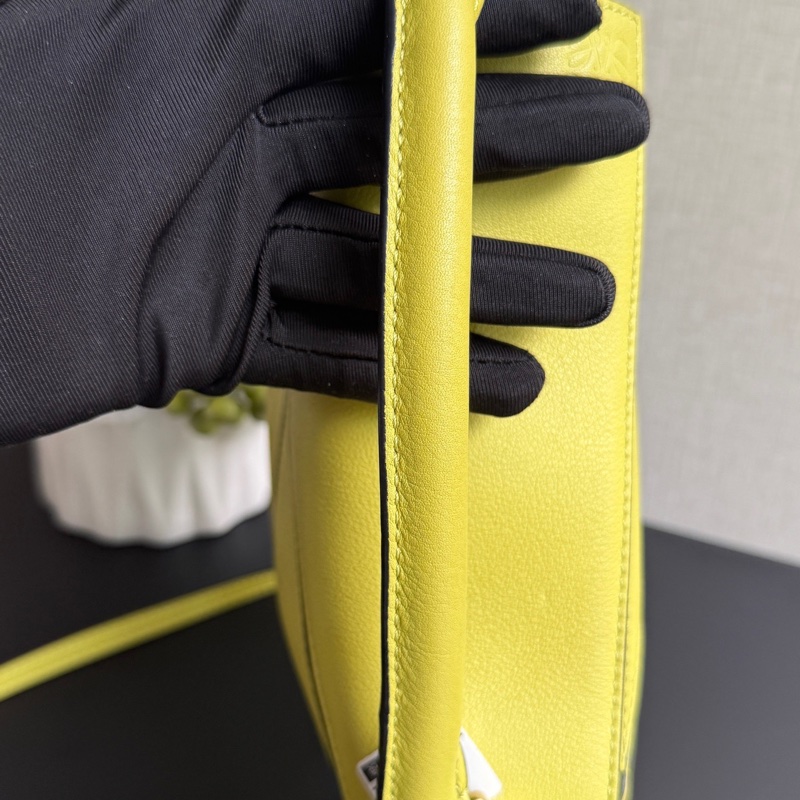 99新 羅意威/Loewe  mini puzzle 螢光綠手提斜挎包-7