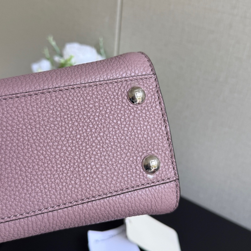 99新 FENDI 芬迪 Peekaboo迷你荔枝皮粉色 尺寸23x18x11-5