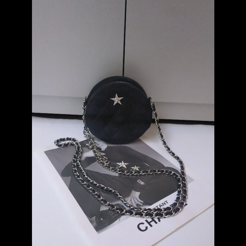 Chanel 銀鍊水鑽星星字母黑色麂皮小圓餅斜背包-0
