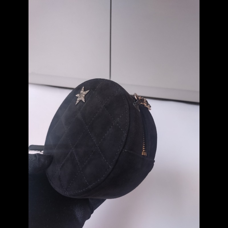 Chanel 銀鍊水鑽星星字母黑色麂皮小圓餅斜背包-7