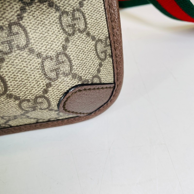 專櫃價3.6折！Gucci古馳  經典虎頭腰包 男女同款 包身立體 百搭不挑衣服 自重很輕  超多明星同款-7