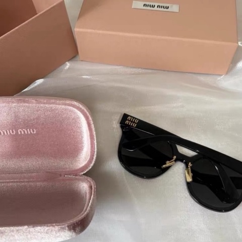 全新代購！ Miumiu 方框墨鏡 鼻托 SMU01ZS