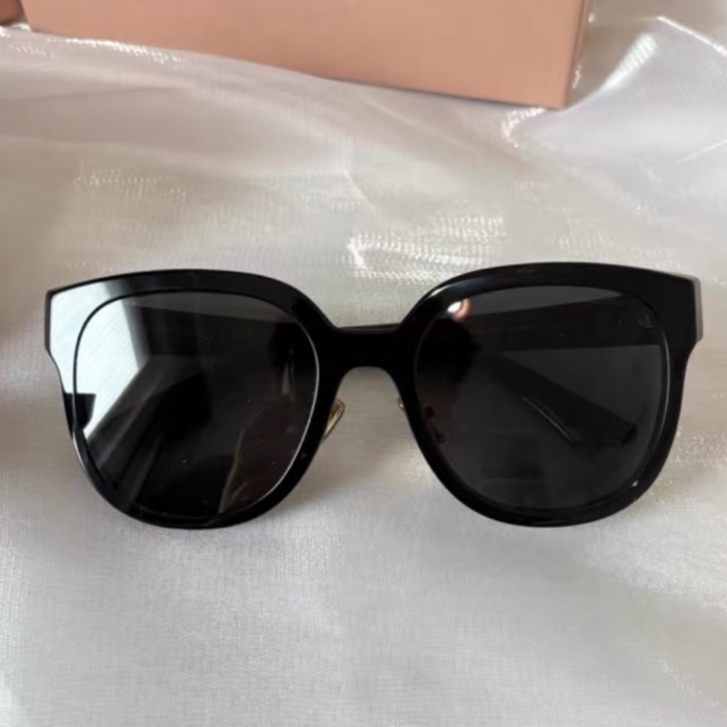 全新代購！ Miumiu 方框墨鏡 鼻托 SMU01ZS-1