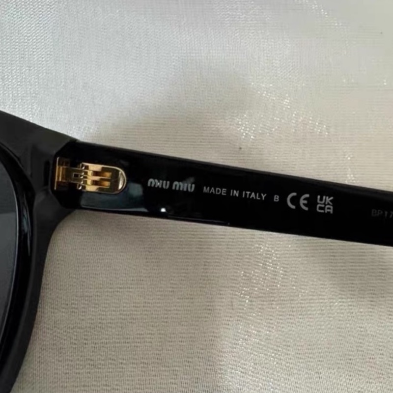 全新代購！ Miumiu 方框墨鏡 鼻托 SMU01ZS-2