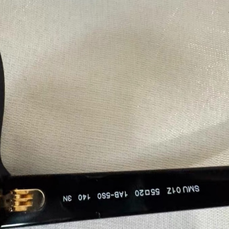 全新代購！ Miumiu 方框墨鏡 鼻托 SMU01ZS-3