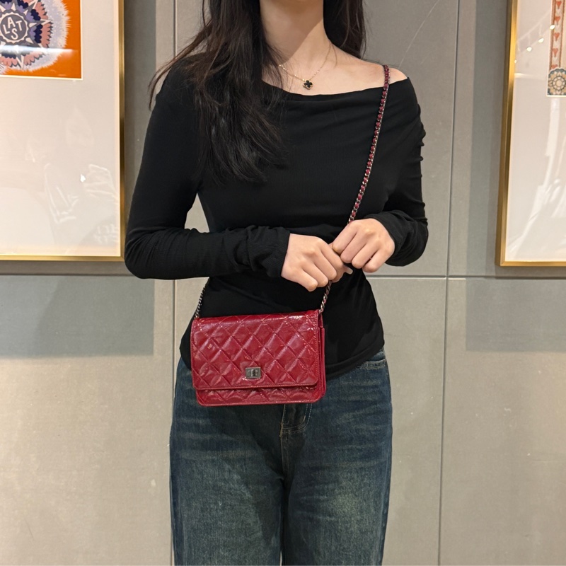 莉亞精品♡Chanel 2.55紅銀woc 二手美包-1