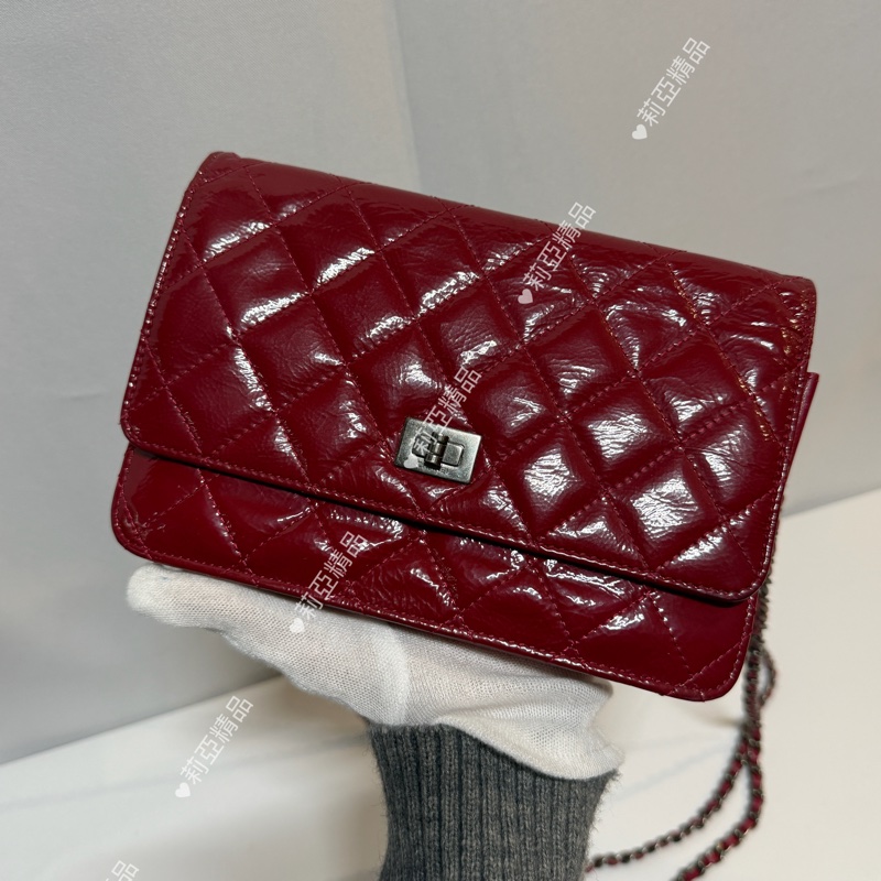 莉亞精品♡Chanel 2.55紅銀woc 二手美包-2