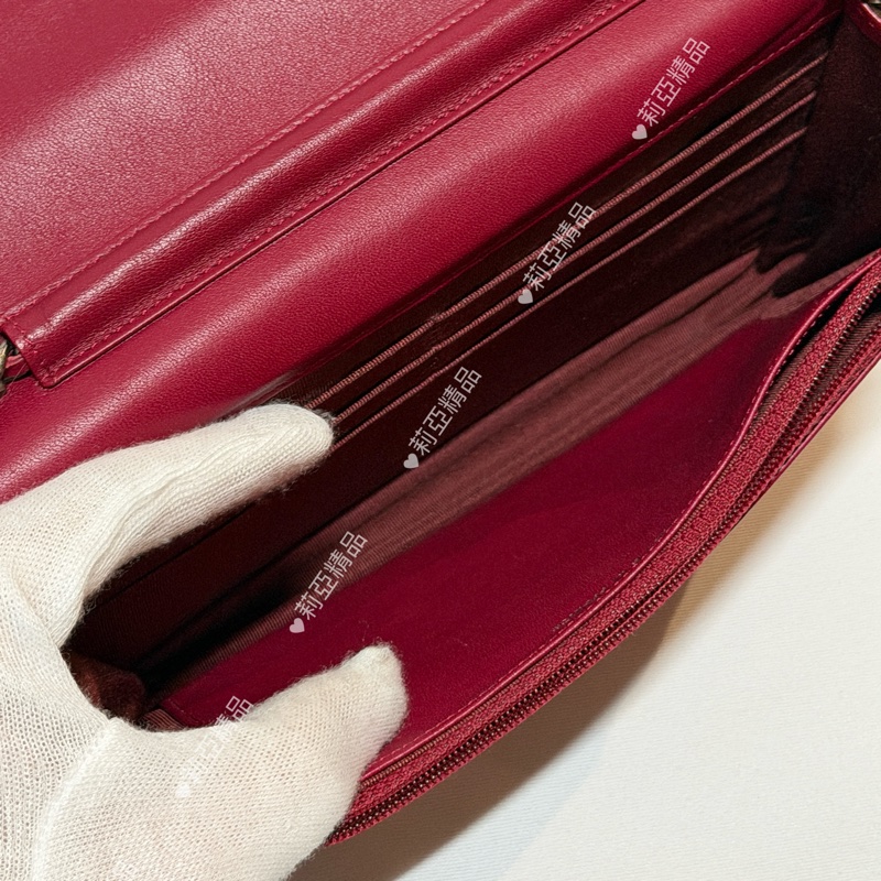 莉亞精品♡Chanel 2.55紅銀woc 二手美包-13