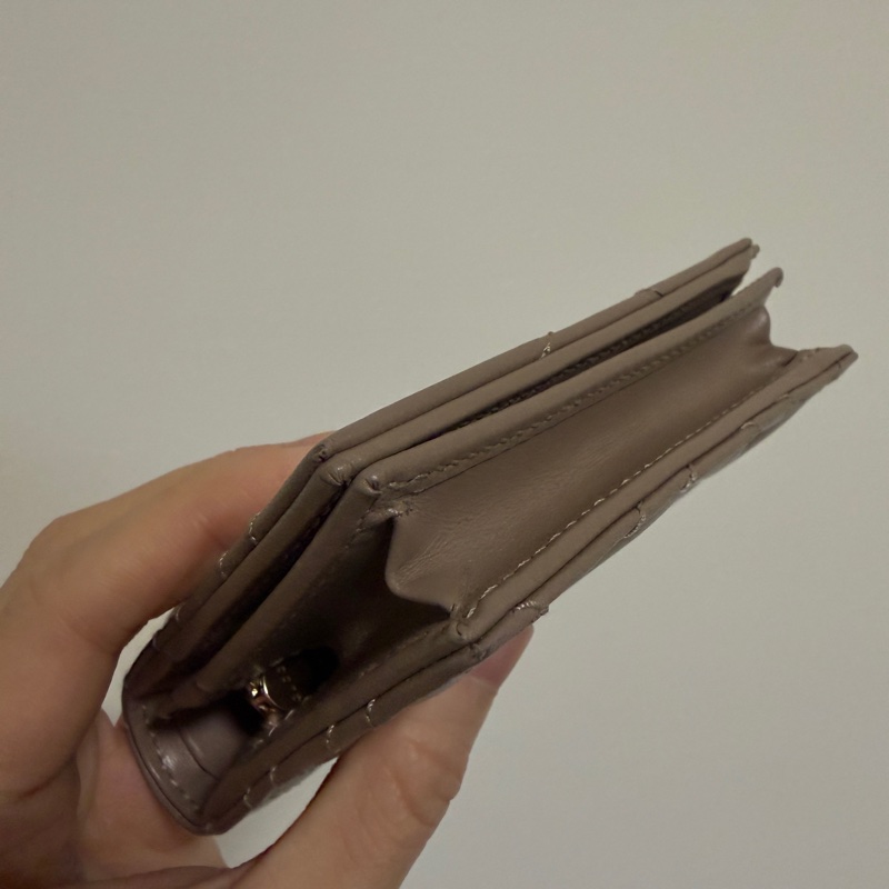 Gucci 深奶茶牛皮金釦mini 短夾-7