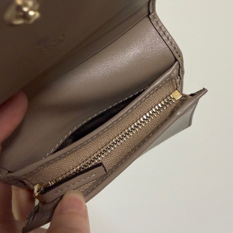 Gucci 深奶茶牛皮金釦mini 短夾-10