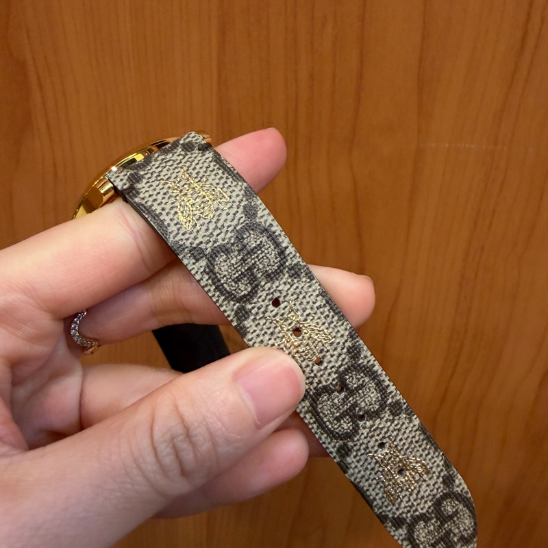 Gucci 金色錶殼蜜蜂石英腕錶-6
