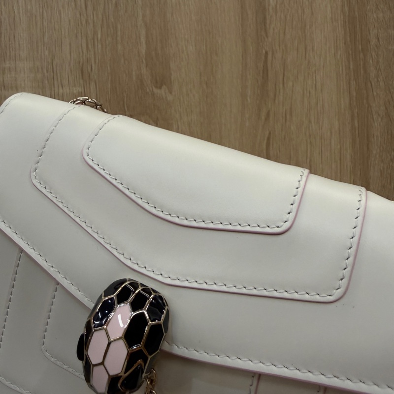 Bvlgari 米白金屬色黑粉琺瑯星星吊飾Serpenti斜背包-5