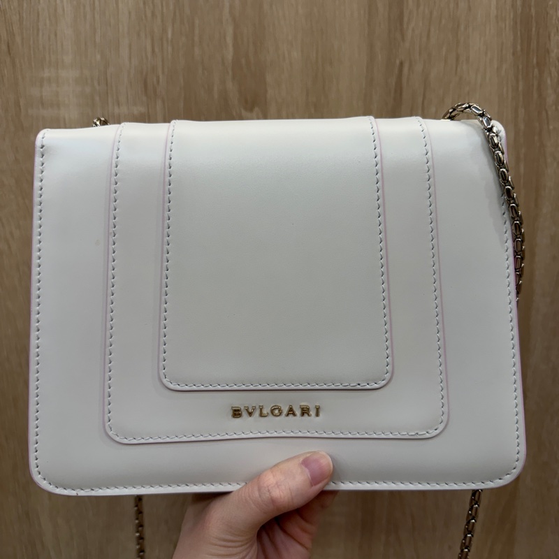 Bvlgari 米白金屬色黑粉琺瑯星星吊飾Serpenti斜背包-11