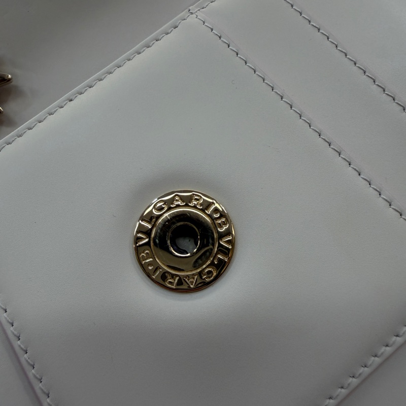 Bvlgari 米白金屬色黑粉琺瑯星星吊飾Serpenti斜背包-17