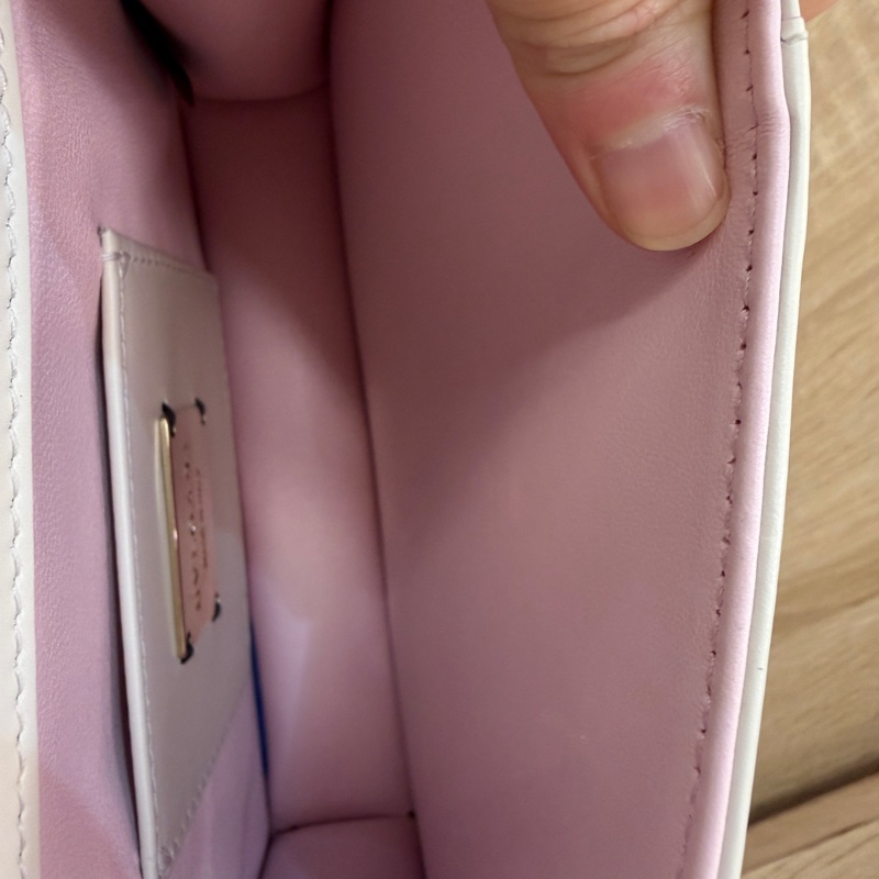 Bvlgari 米白金屬色黑粉琺瑯星星吊飾Serpenti斜背包-20