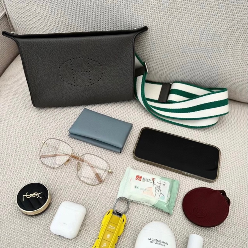 全新 爱馬仕Hermes2023 B刻。VIDE POCHES 黑配銀釦黑色冰藍色背帶-2