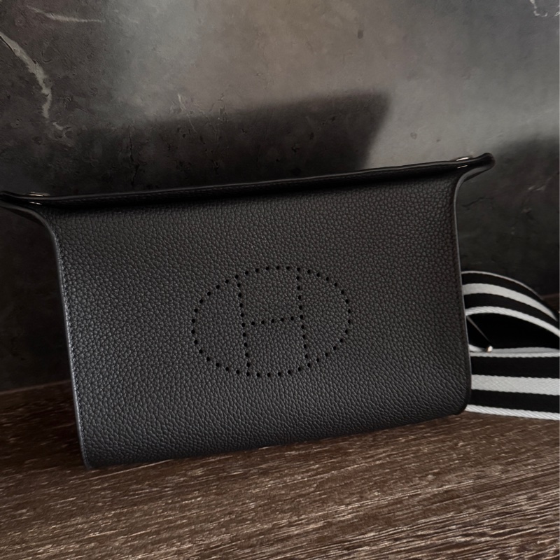 全新 爱馬仕Hermes2023 B刻。VIDE POCHES 黑配銀釦黑色冰藍色背帶-14