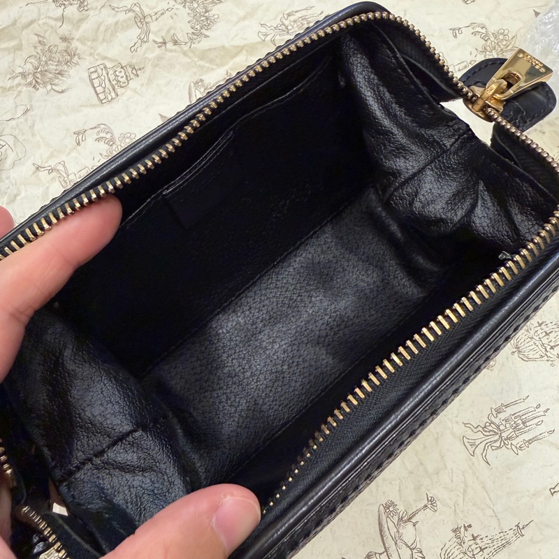 celine 賽琳 中古 黑色老花 黑花 小雲朵 手拿包-8