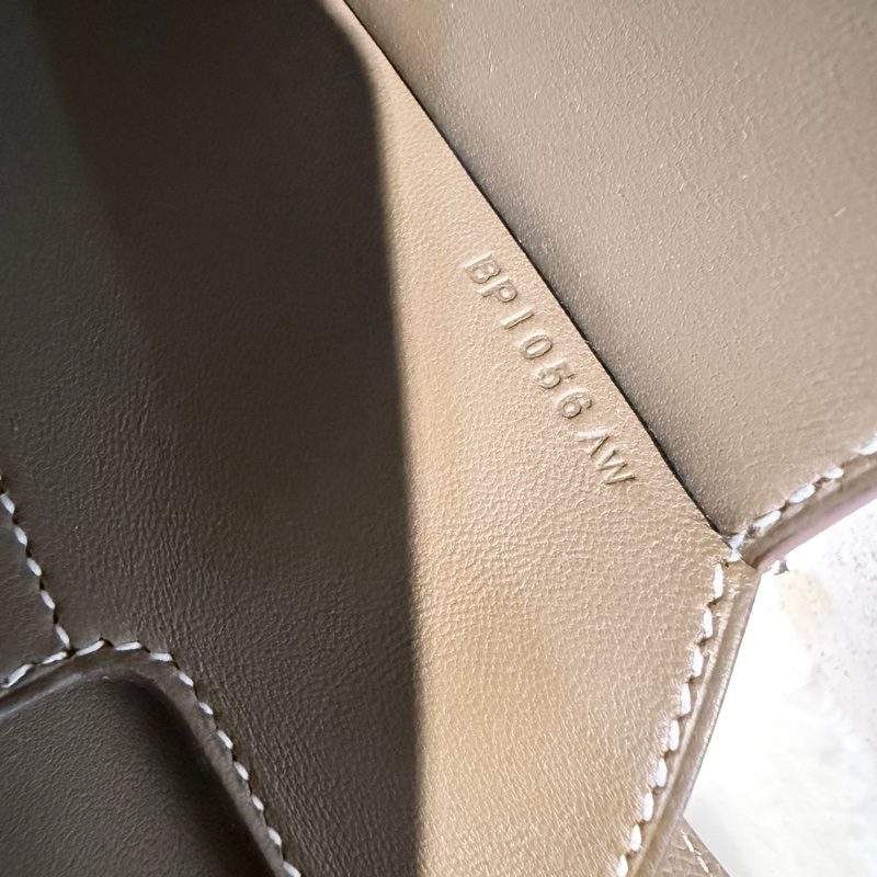 全新🍀HERMES✨Della mini Cavalleria 大象灰金釦 馬鞍包屁股包斜背包肩背包 Epsom B刻 購證-16