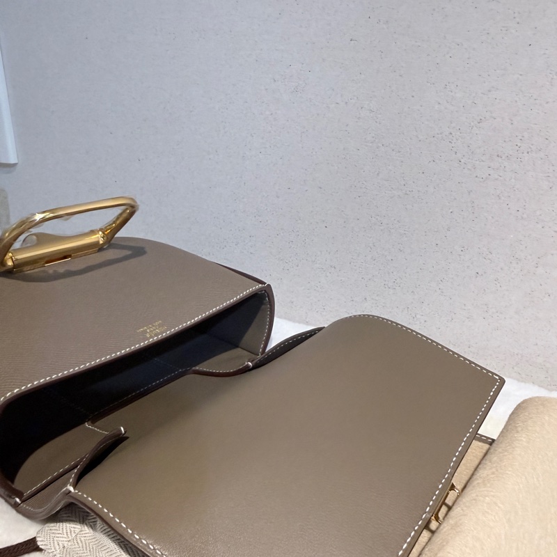 全新🍀HERMES✨Della mini Cavalleria 大象灰金釦 馬鞍包屁股包斜背包肩背包 Epsom B刻 購證-18