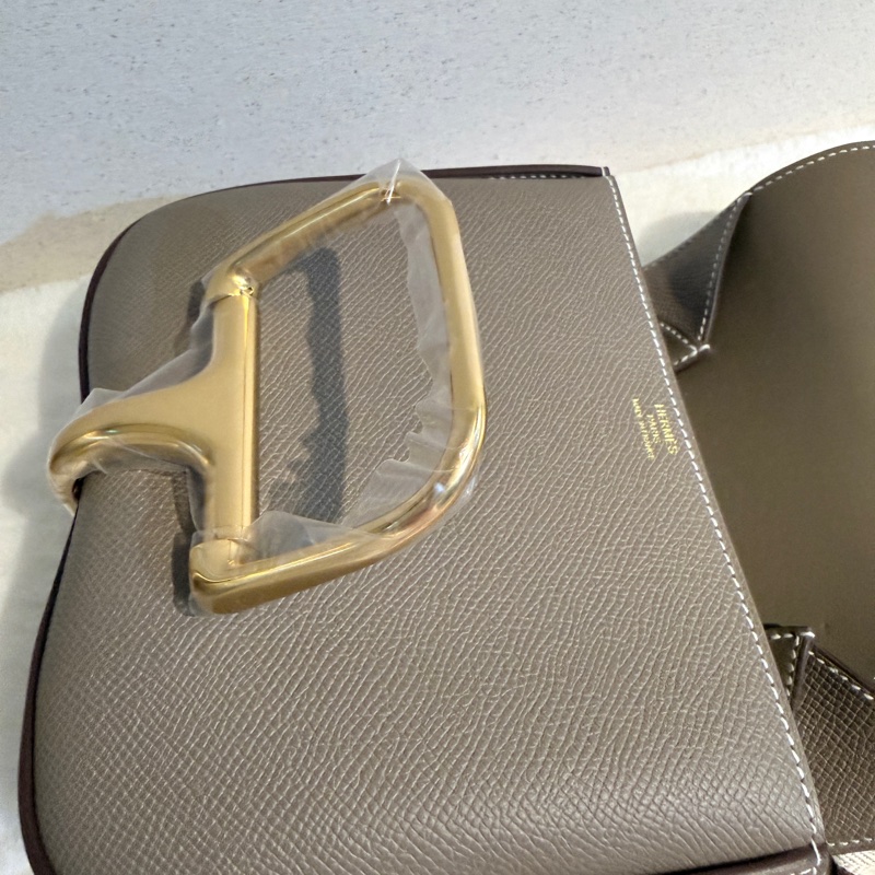 全新🍀HERMES✨Della mini Cavalleria 大象灰金釦 馬鞍包屁股包斜背包肩背包 Epsom B刻 購證-25