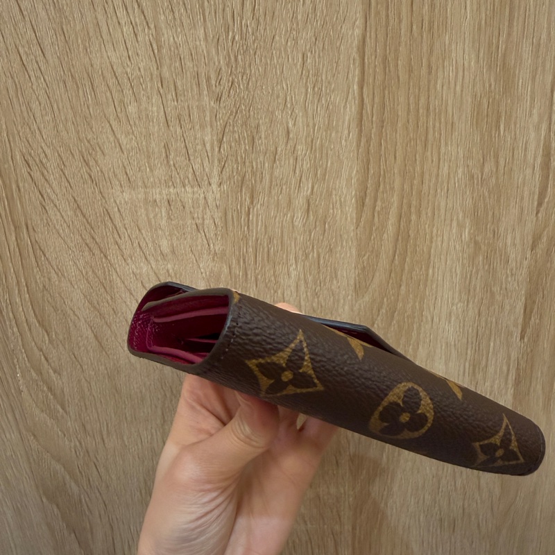 LV 原花金釦內紫紅Victorine 三折短夾M41938-7