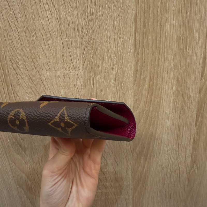 LV 原花金釦內紫紅Victorine 三折短夾M41938-8