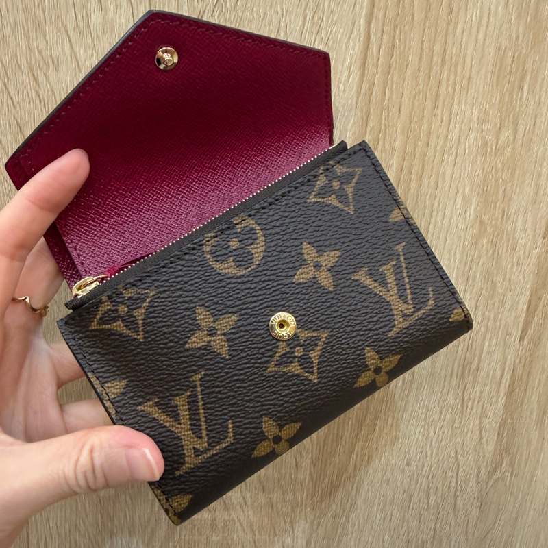 LV 原花金釦內紫紅Victorine 三折短夾M41938-9