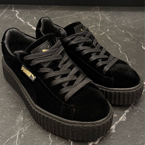 Puma x Rihanna 蕾哈娜黑色天鵝絨厚底鞋