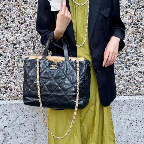 Chanel 黑金油臘皮2ways托特肩背包34*27  98新配件塵袋