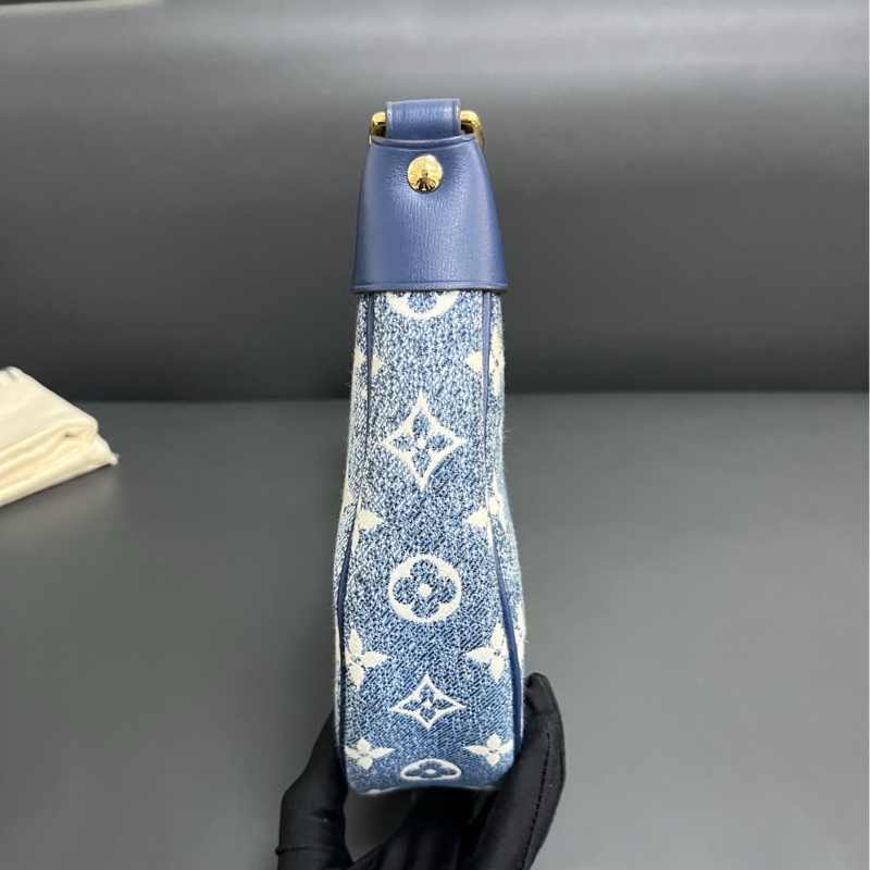 Louis Vuitton Loop 牛仔月亮包-3