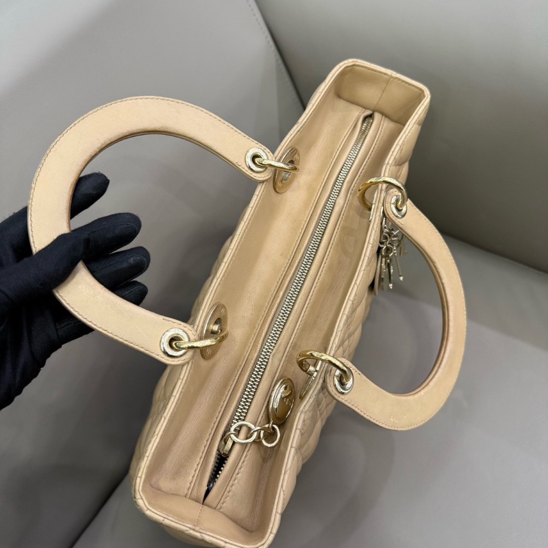 Dior Lady Dior七格黛妃包奶茶色羊皮 32*11*25  98新配件塵袋-3