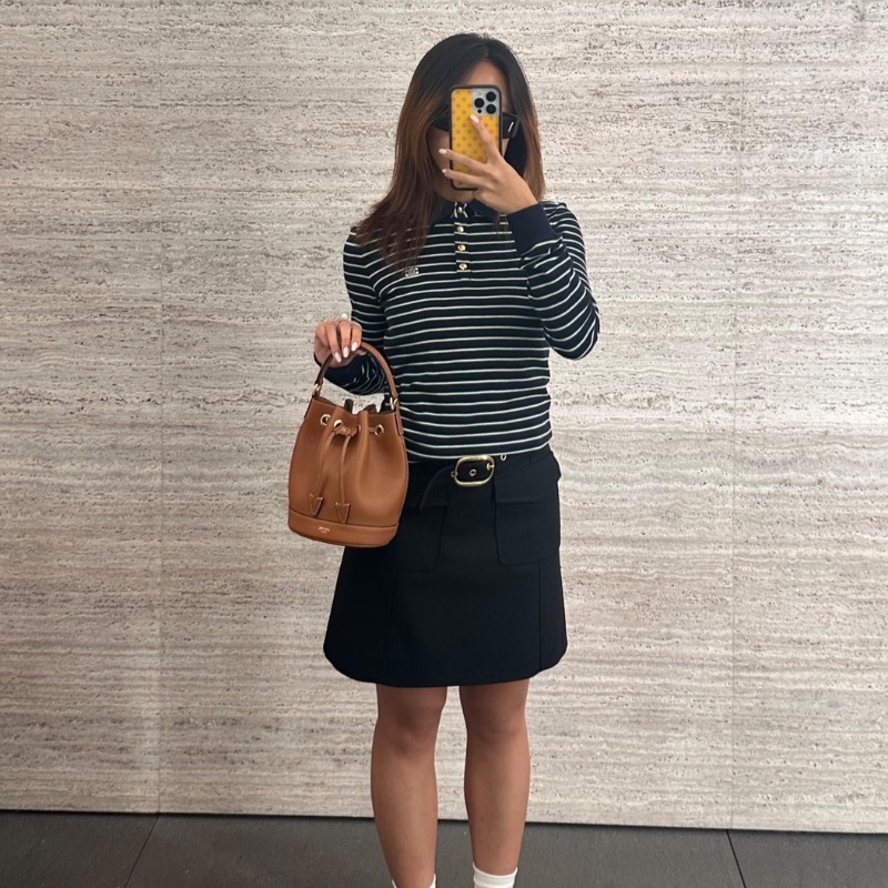 prada 金棕色Re-EditionRe-Nylon 抽繩落降傘 mini水桶包19*15*10  98新配件塵袋盒子-0