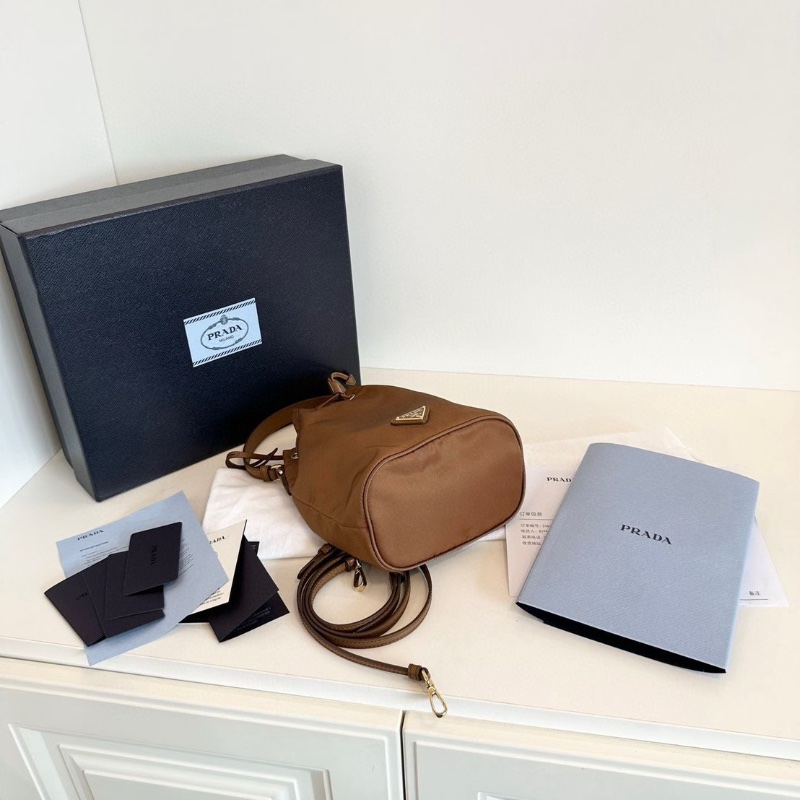 prada 金棕色Re-EditionRe-Nylon 抽繩落降傘 mini水桶包19*15*10  98新配件塵袋盒子-4
