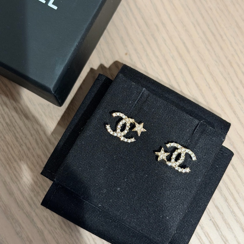 CHANEL | 水鑽星星Logo耳環 / 金-1