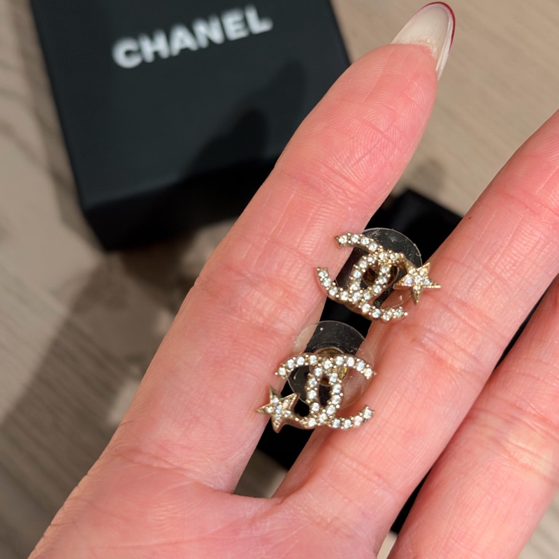 CHANEL | 水鑽星星Logo耳環 / 金-2