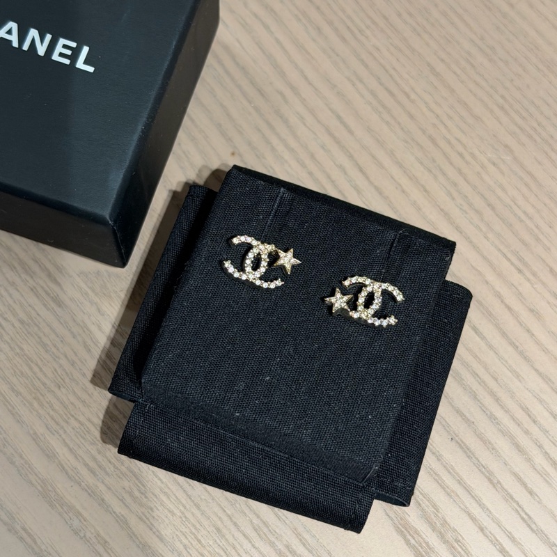 CHANEL | 水鑽星星Logo耳環 / 金-5