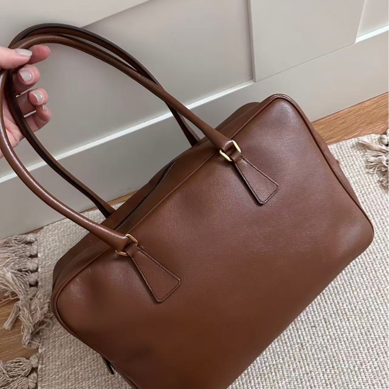 Prada • Plume 35 摩卡棕色-3