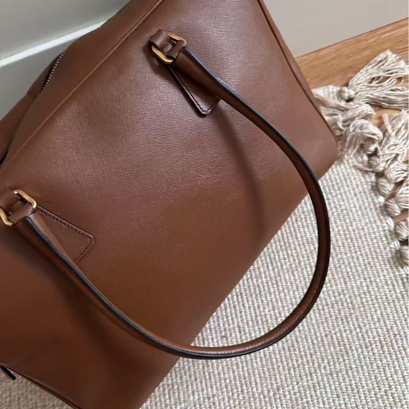 Prada • Plume 35 摩卡棕色-12