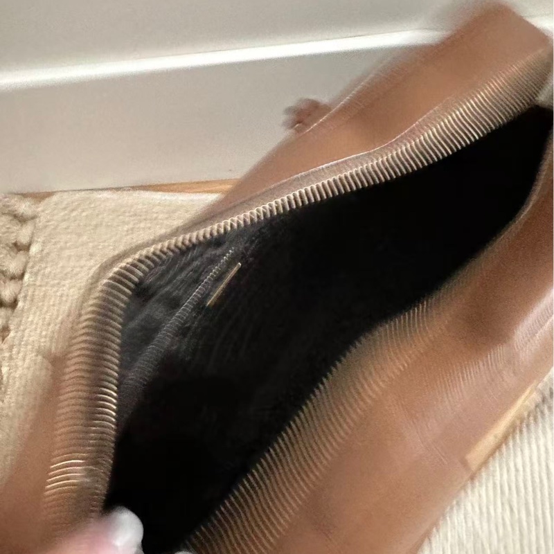 Prada • Plume 35 摩卡棕色-26