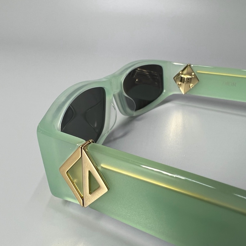 Dior 女士 徽標太陽鏡均碼碼橋寬: 1.5cm; 鏡腿長: 14cm; 鏡片直徑: 5.6cm-1