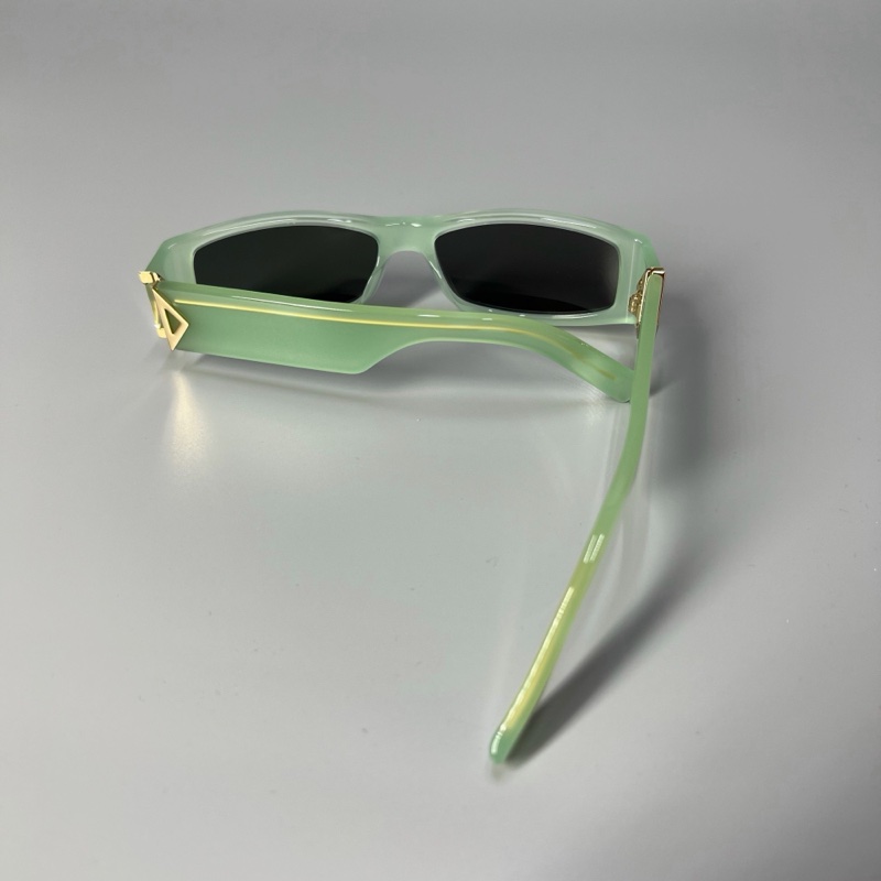 Dior 女士 徽標太陽鏡均碼碼橋寬: 1.5cm; 鏡腿長: 14cm; 鏡片直徑: 5.6cm-4