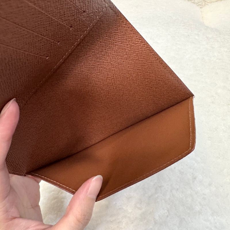 實用派LV護照套M64502 可當中夾使用😻新款晶片款-5