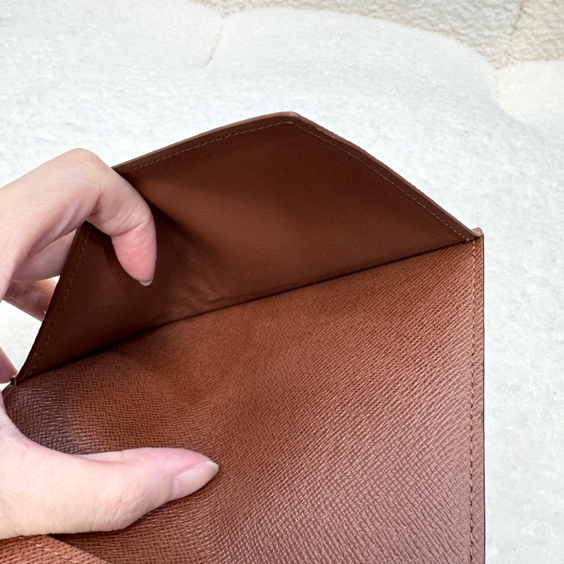 實用派LV護照套M64502 可當中夾使用😻新款晶片款-6