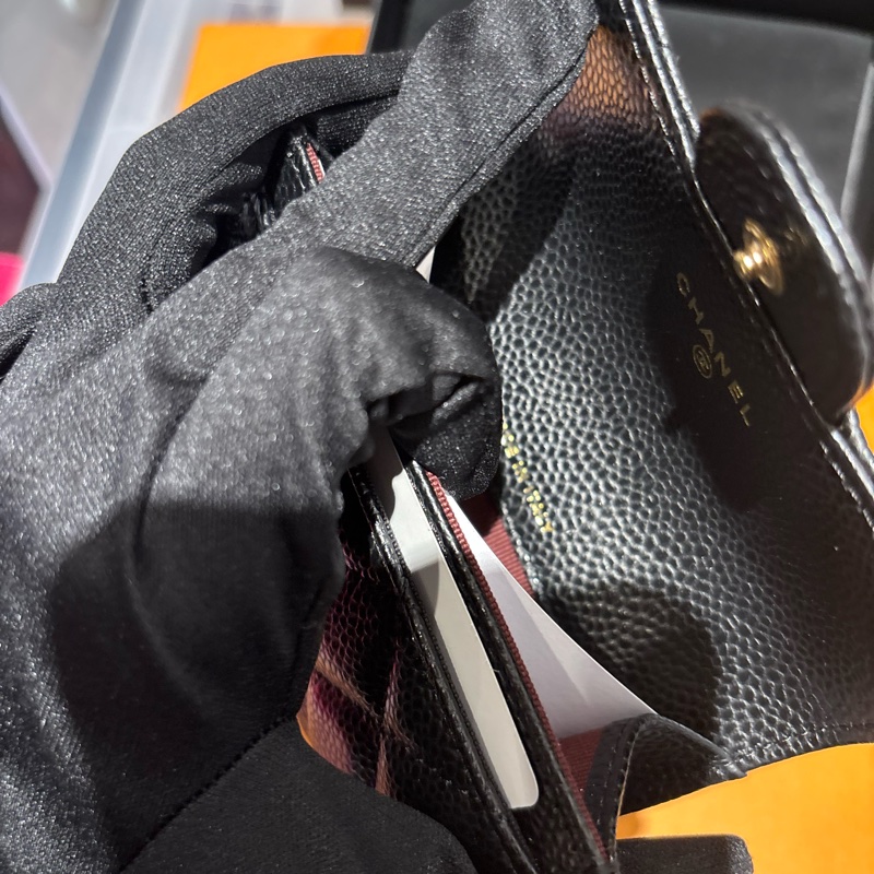 全新Chanel 翻蓋卡片包荔枝小牛皮 金扣 小皮件-15