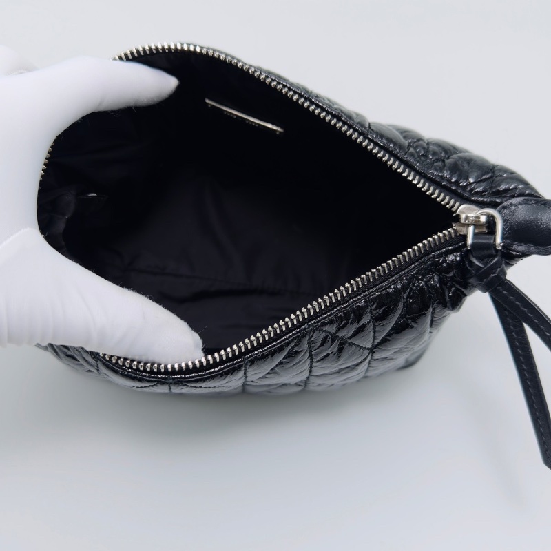 MIUMIU 黑銀油蠟手提hobo飯盒包17*13*10 99新配件塵袋-2